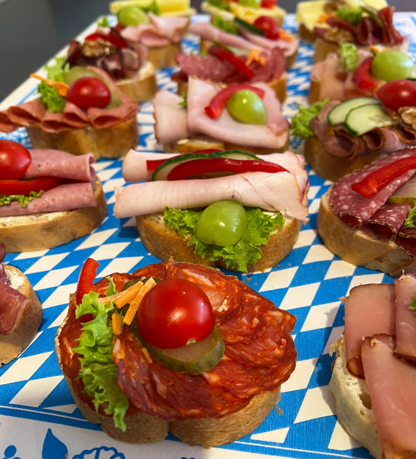 Canapés: Finger Food & Snacks direkt vom Metzger