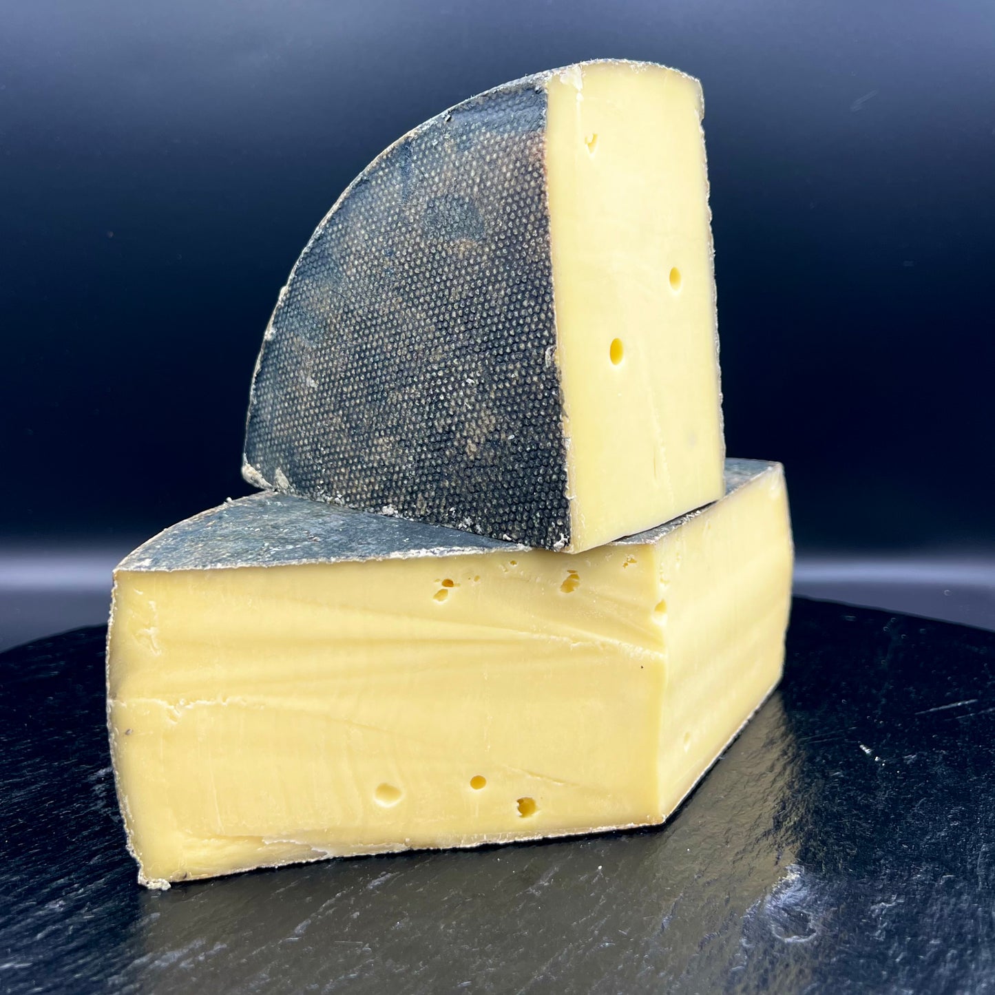 Rotweinkäse vom Laib