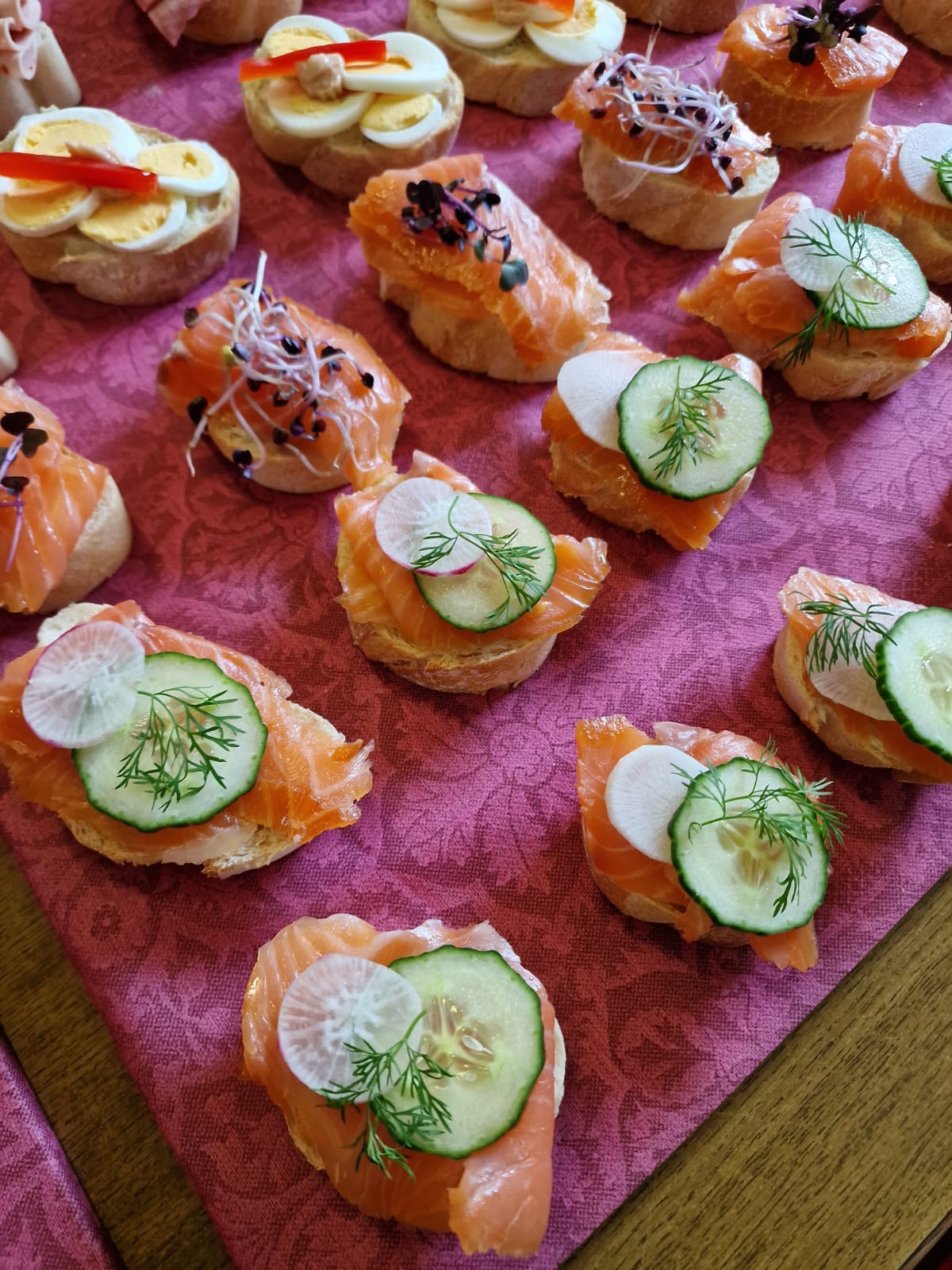 Catering so einfach: Baguette mit Räucherlachs online bestellen und liefern lassen